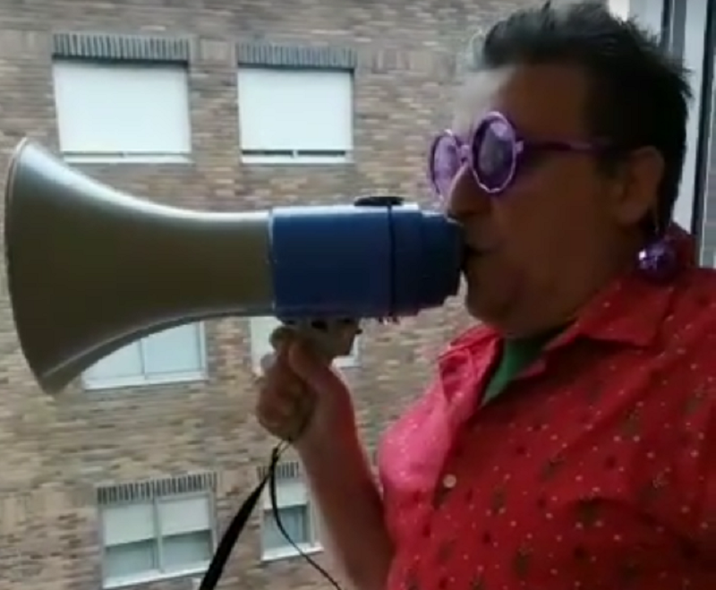 Rafa Córdoba desde su casa anima con Radio Gominola