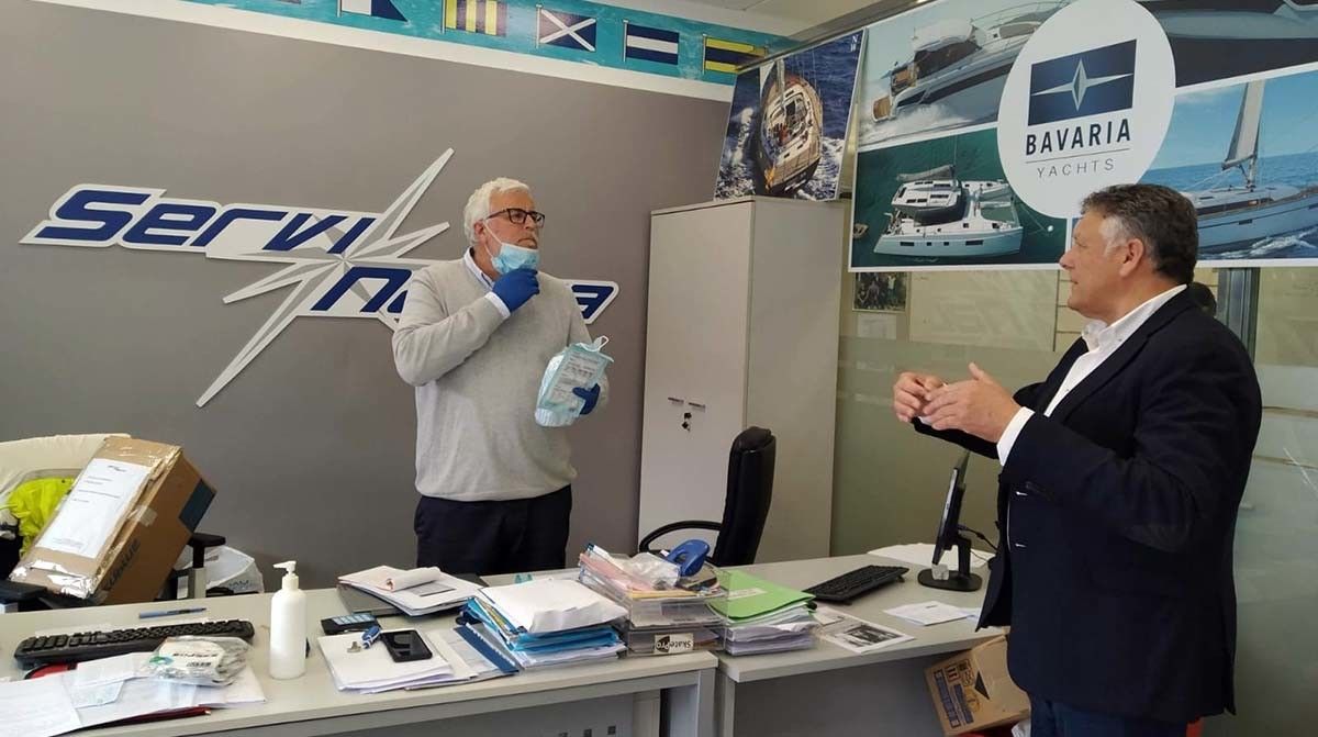 Entrega de máscaras por parte de Servinauta