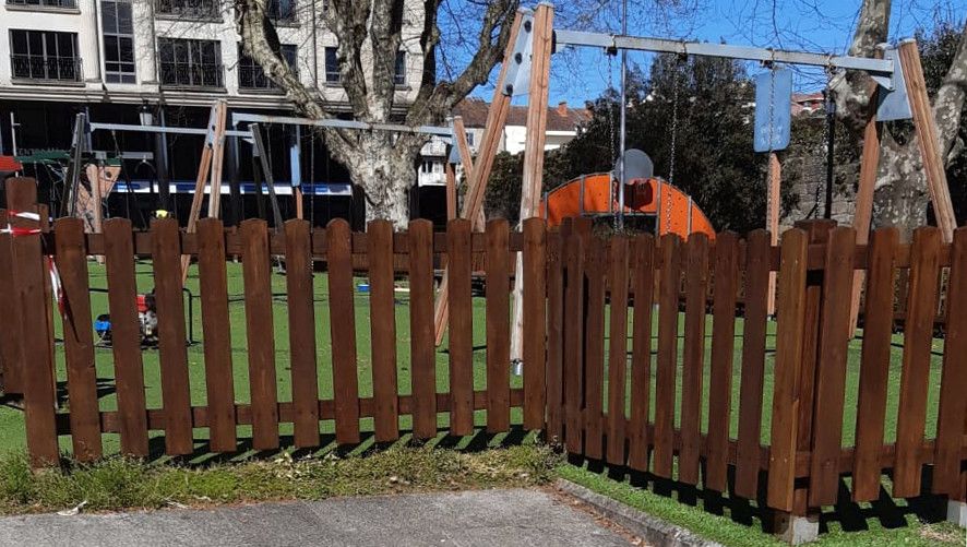 Valado renovado no parque infantil de Barcelos