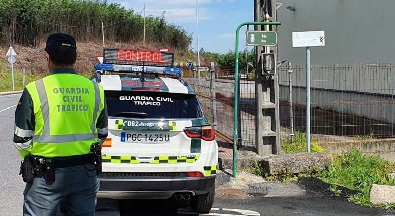Control de la Guardia Civil en Poio