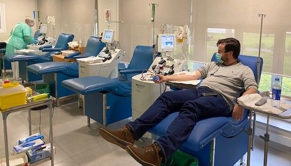 Extracción de plasma procedente de pacientes recuperados de la COVID-19
