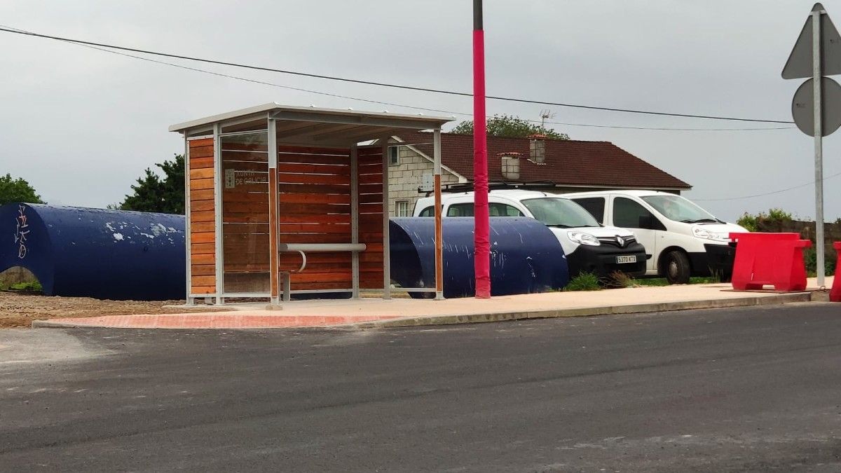Nueva marquesina entre Covelo y Raxó, en la carretera PO-308