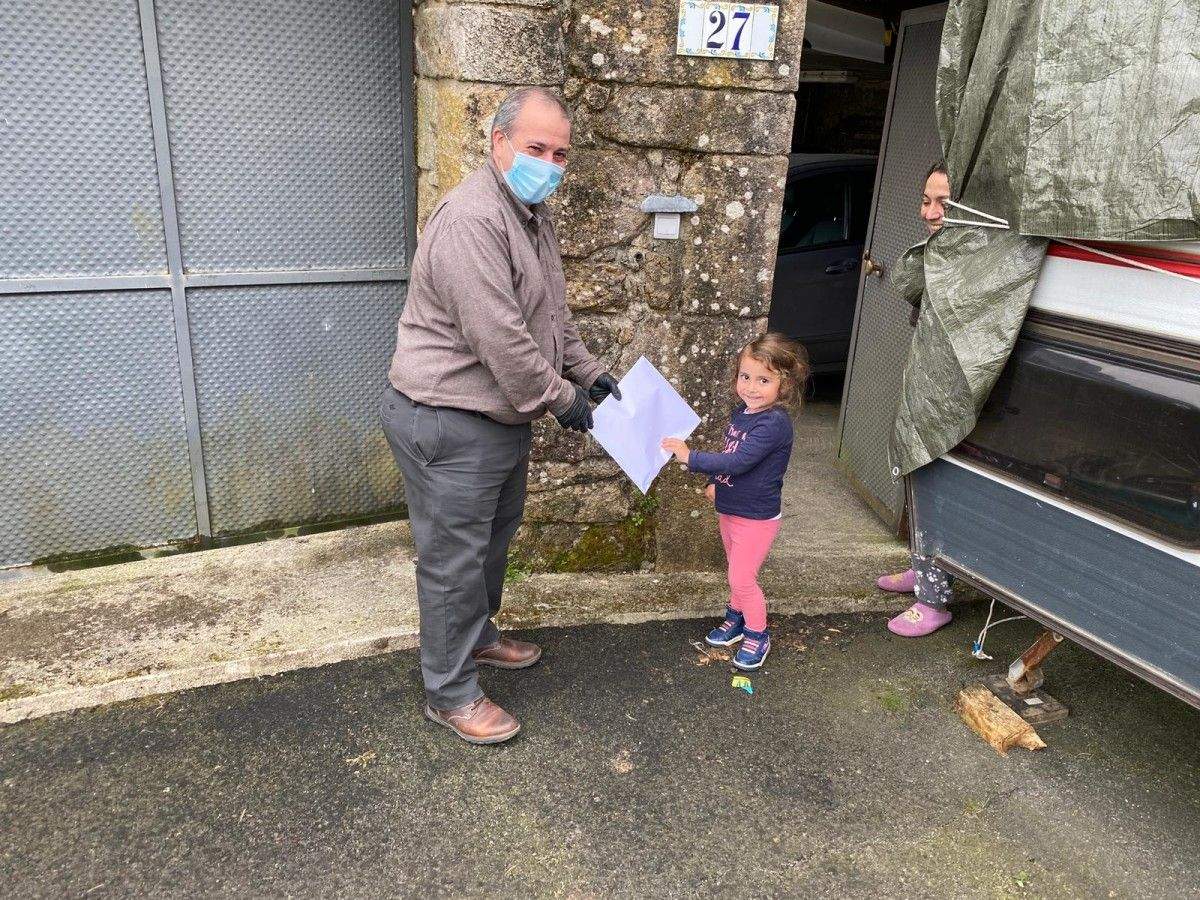 Entrega de diplomas de buen comportamento a 150 menores de Campo Lameiro