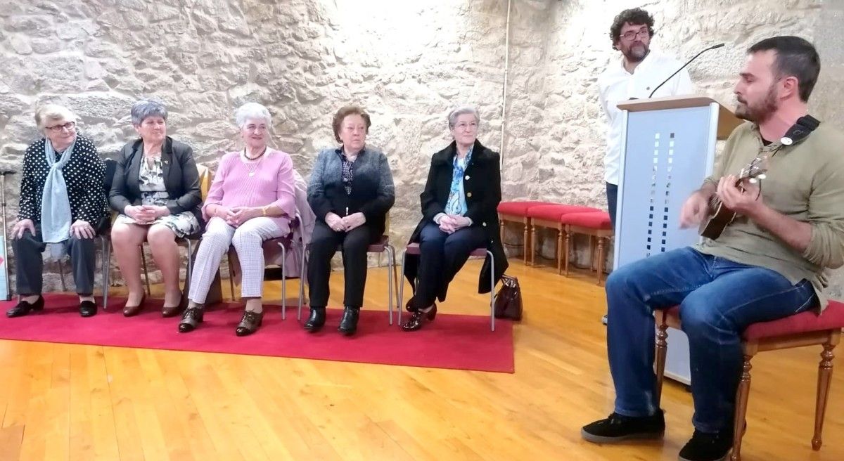 Homenaxe a cinco mulleres de Poio o 8 de marzo
