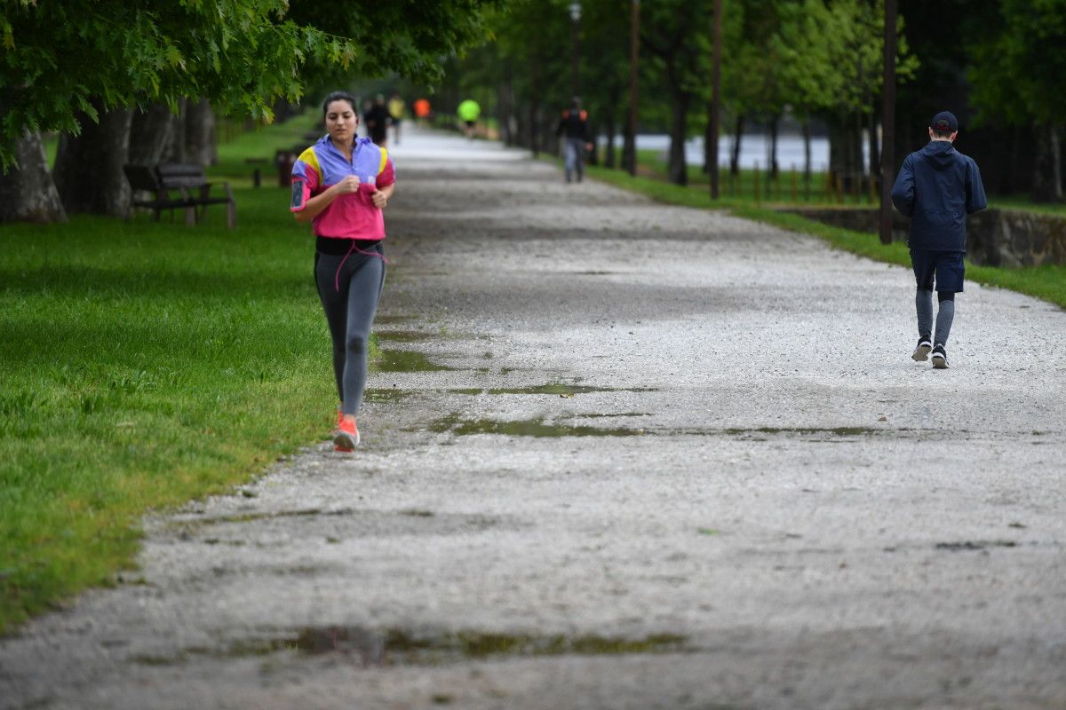 Pontevedreses facendo deporte no primeiro día autorizado dentro da desescalada 