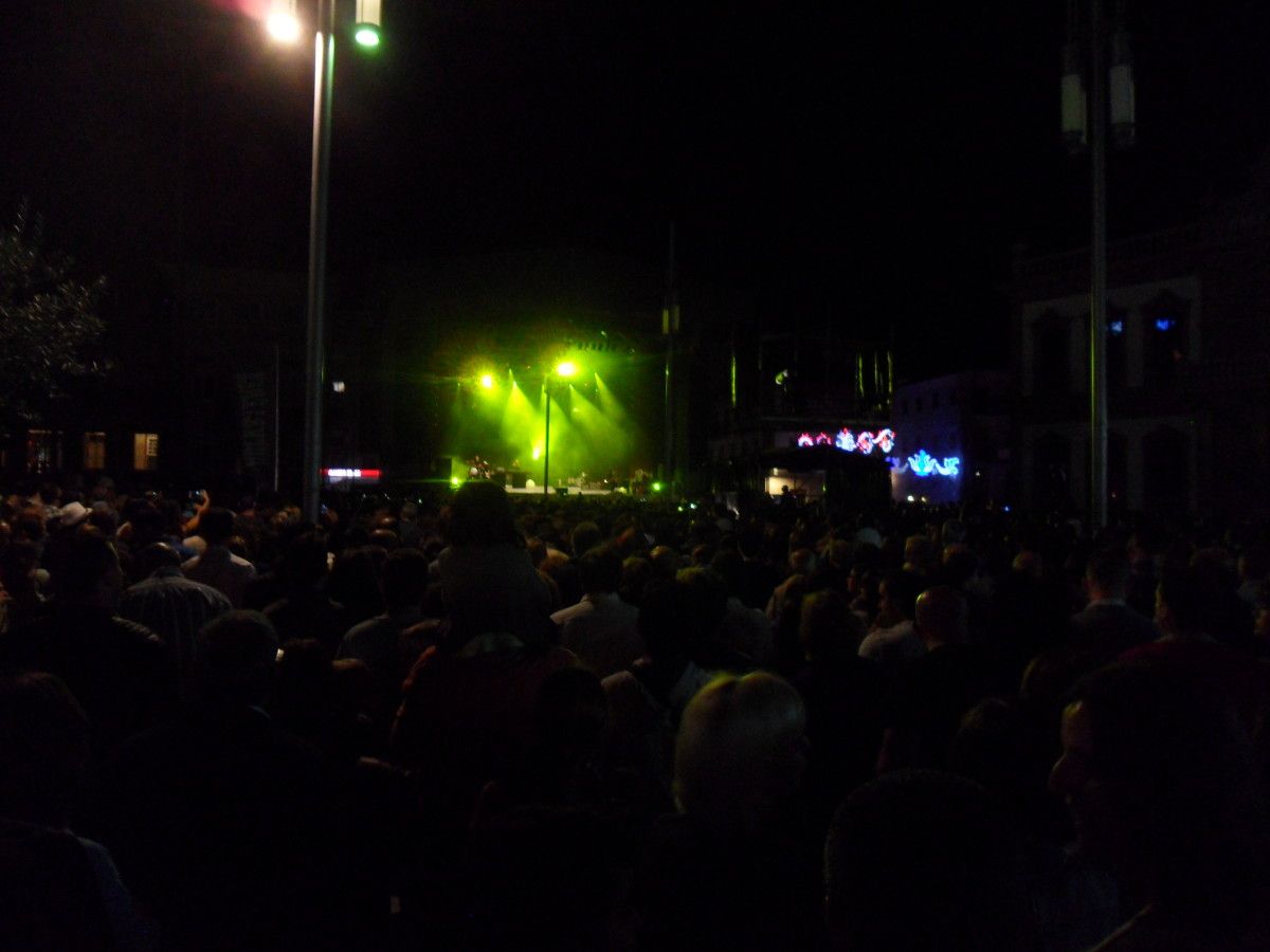 Púbico asistente al concierto de Antonio Orozco en la Plaza de España