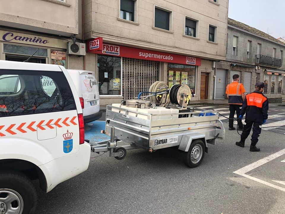 Protección Civil en una calle de Moraña