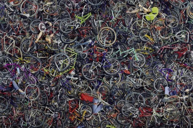 ‘Otras geologías’ (2007), obra de Daniel Canogar