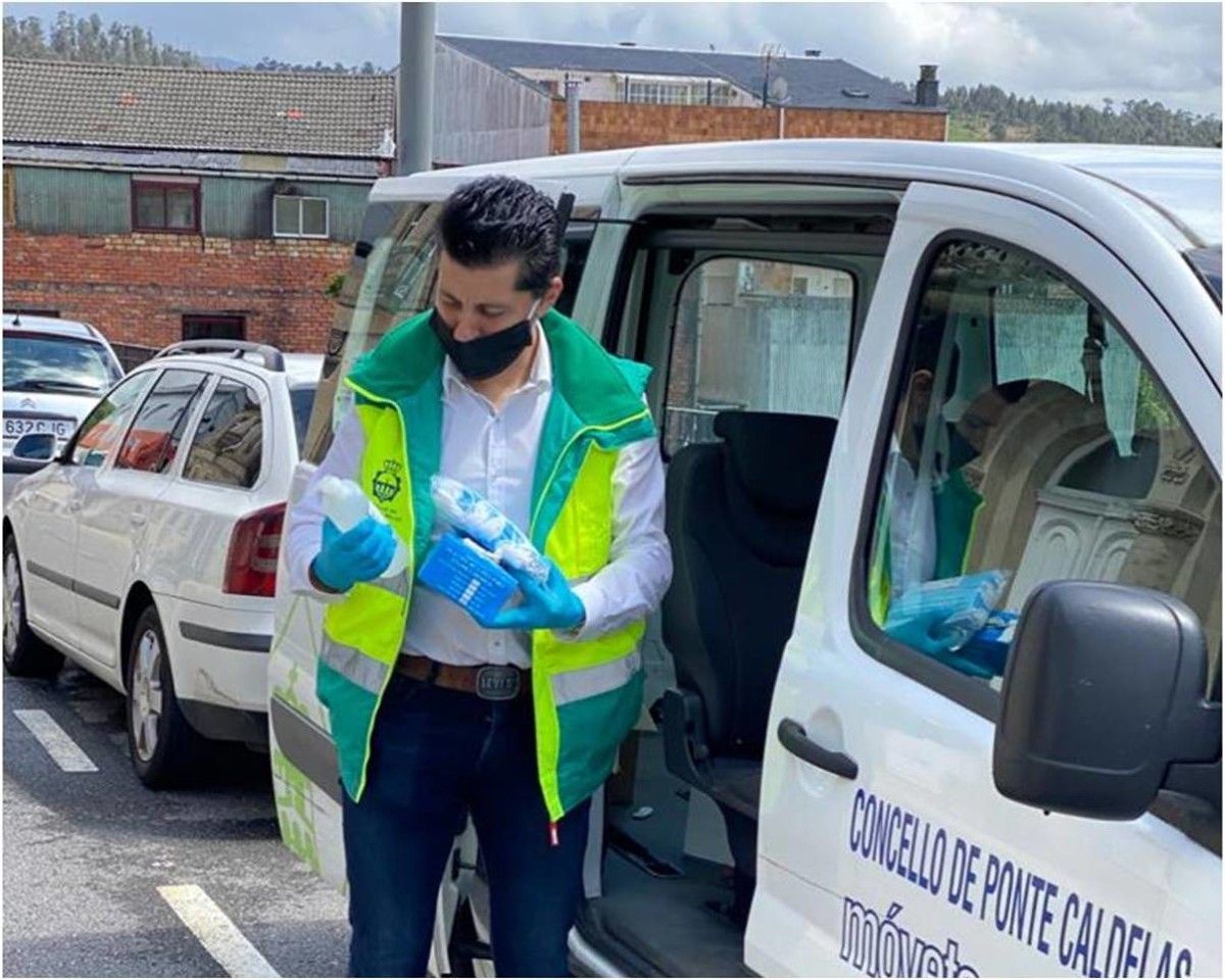 Repartición do ‘kit de protección’ aos comercios de Ponte Caldelas