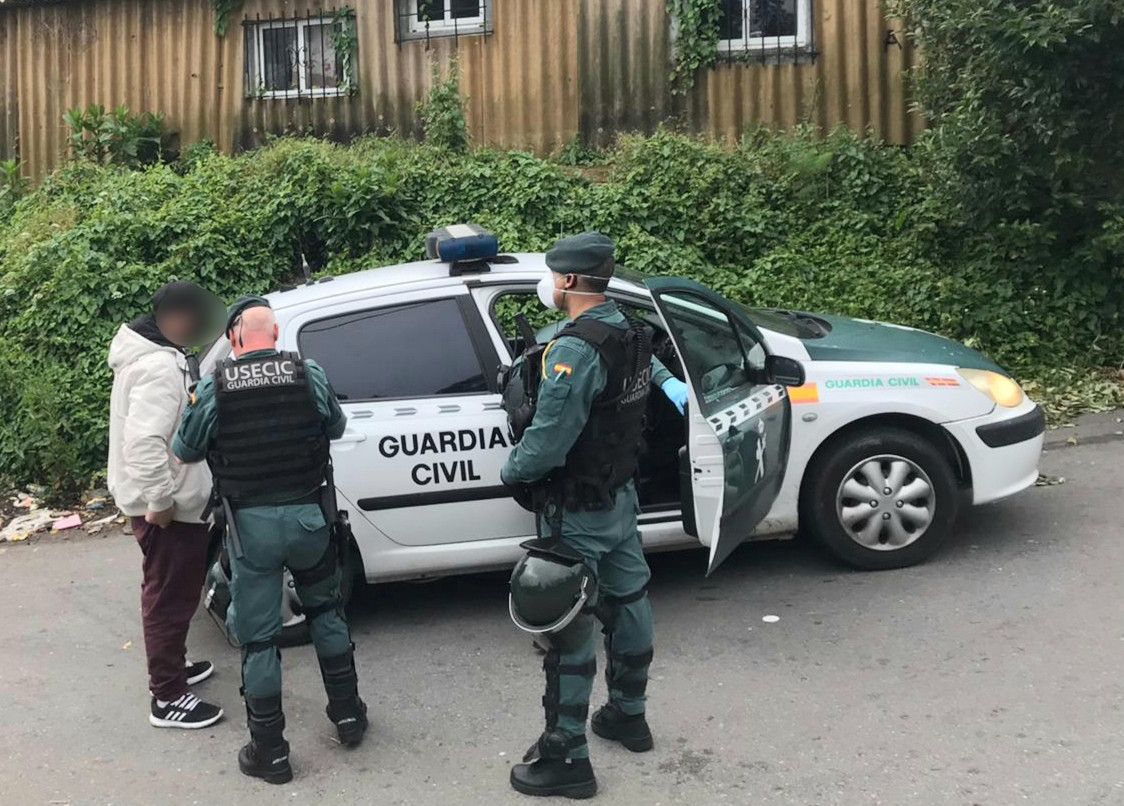 Unha persoa detida pola Policía Local de Poio