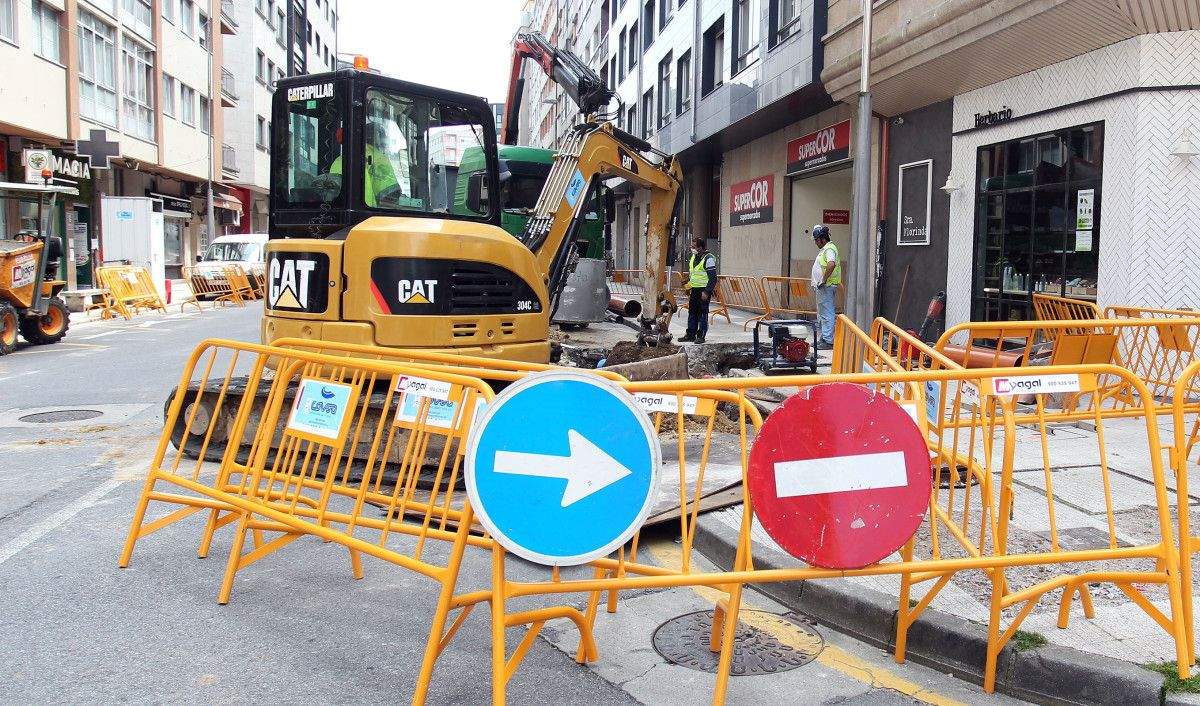 Trabajos preliminares para el inicio de las obras de reforma en Loureiro Crespo