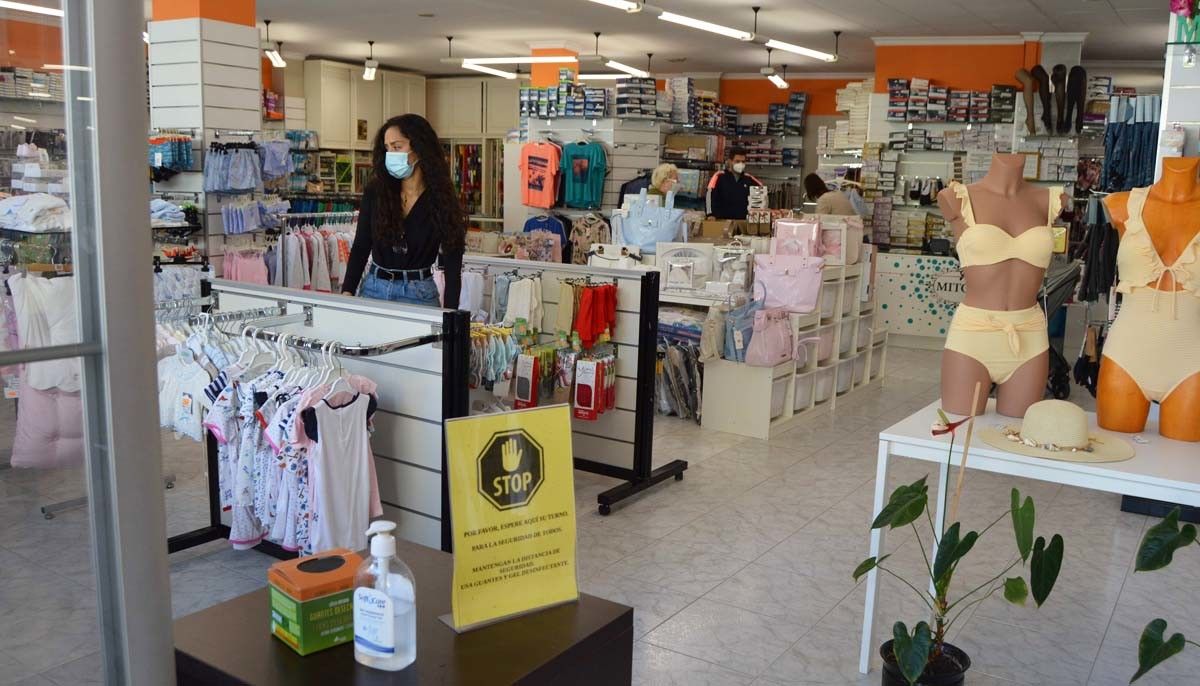 Comercio que ha reabierto en Sanxenxo en la fase de desescalada