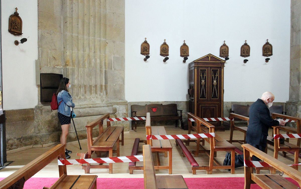 Primeiro día de reapertura do santuario da Peregrina