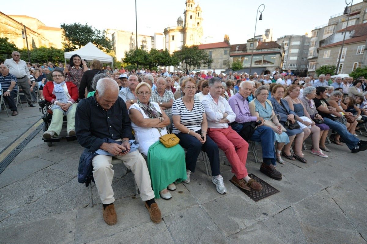 Público asistente a actos de las Fiestas de la Peregrina