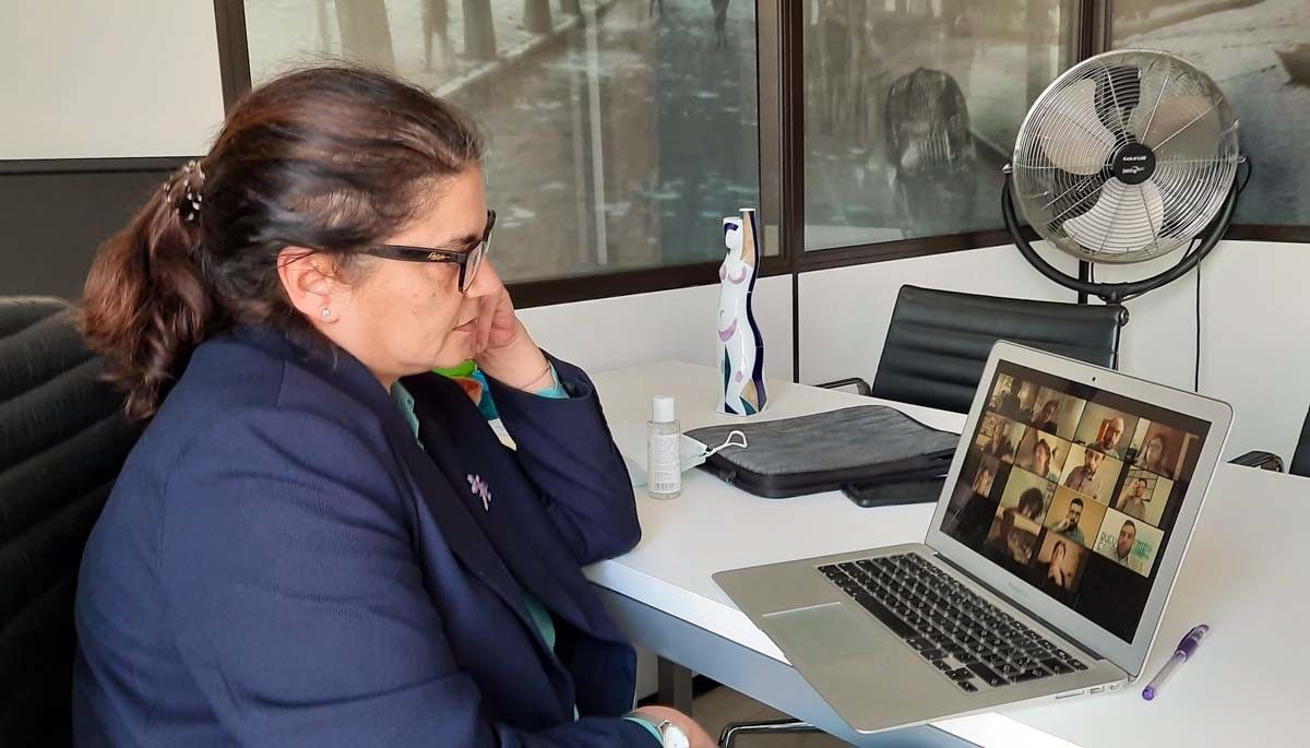 Carme da silva, en la reunión con la asociación Proxecta