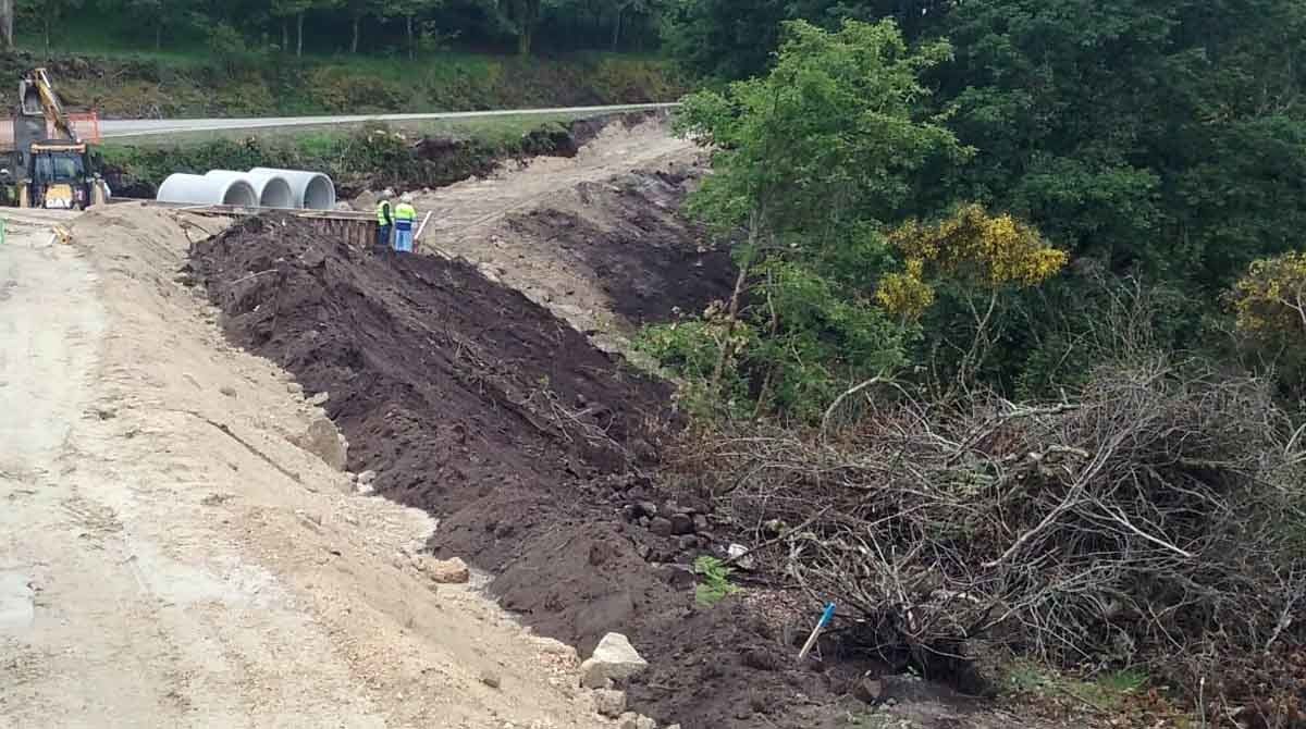 Obras na estrada PO-235, entre Antas e Seixido