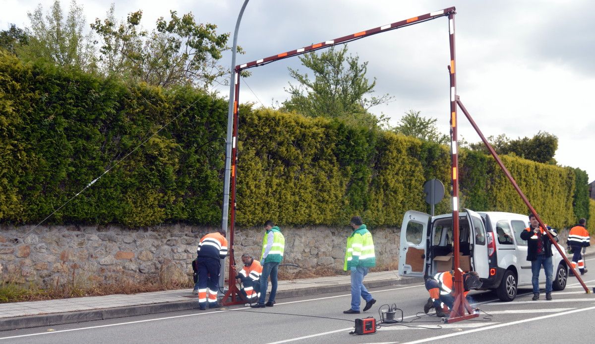 Instalación do segundo arco desinfectante para vehículos en Ponte Caldelas