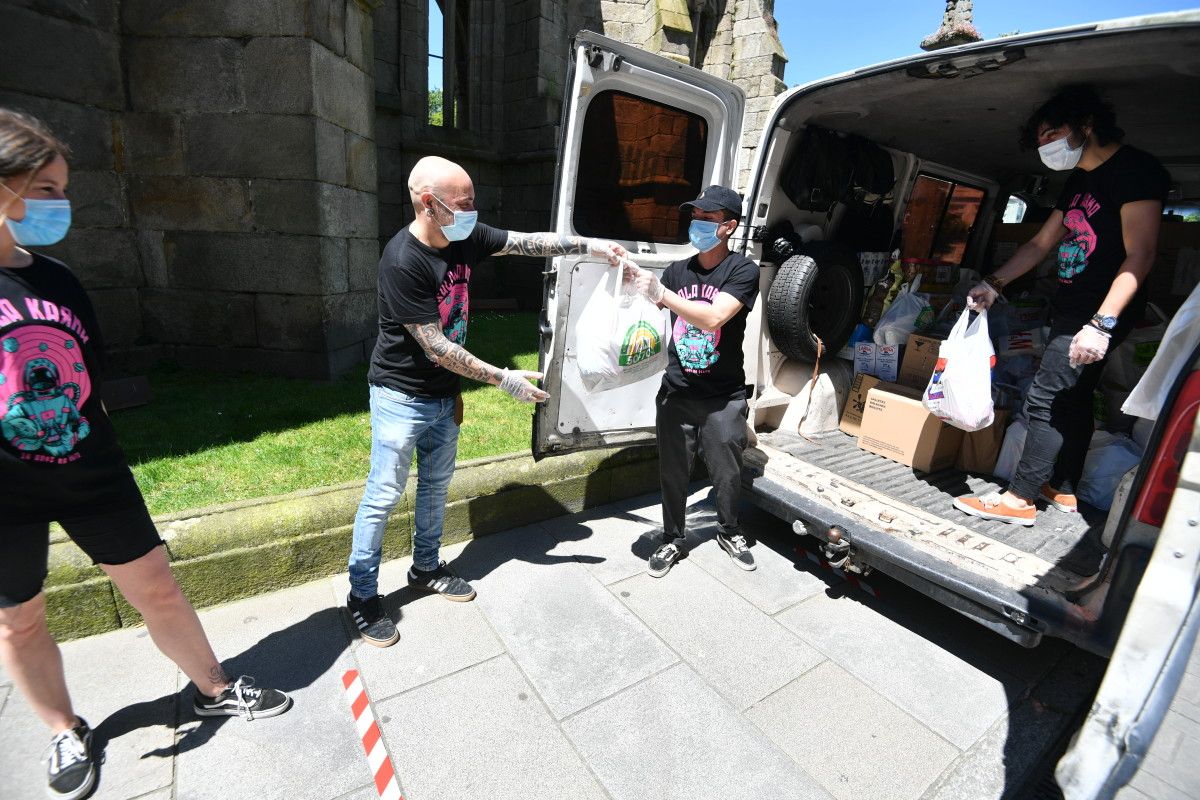 Recollida de alimentos en Sala Karma