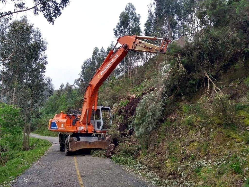 Obras en la carretera provincial EP-0307 Peso-Caroi