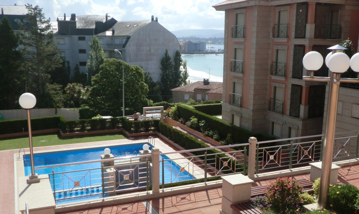 Edificios con piscina comunitaria