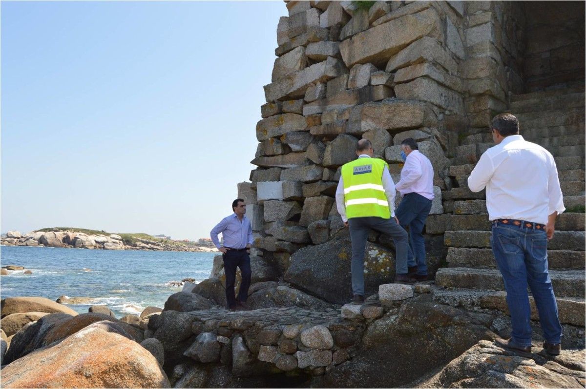 Supervisión del final de obra del muro de contención en el entorno de la ermita de A Lanzada