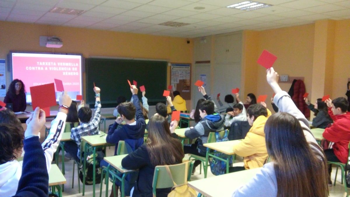 Campaña 'Tarxeta Vermella contra a violencia de xénero'