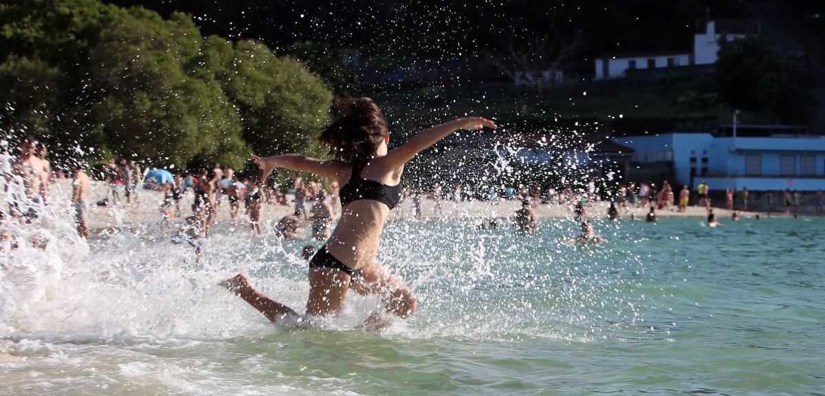 As altas temperaturas favoreceron a afluencia de persoas nas praias