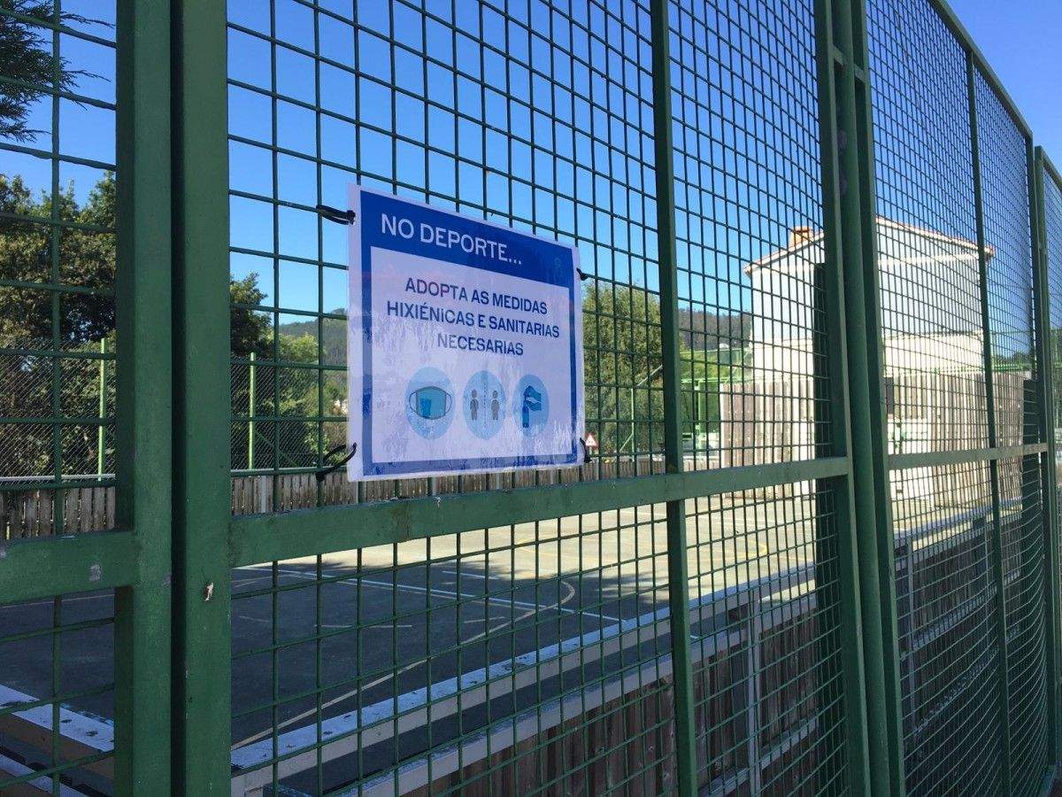 Carteles informativos para la reapertura de las instalaciones deportivas de uso público al aire libre de Marín