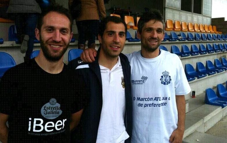 Cristian, Fran e Marcos Fandiño Reissman no campo do Marcón