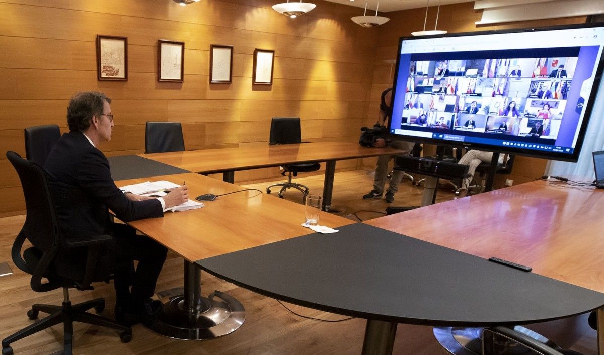 Feijóo en videoconferencia con Pedro Sánchez e os outros presidentes autonómicos