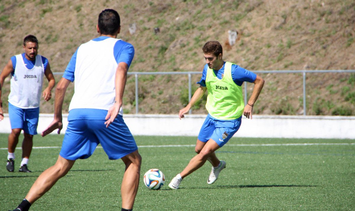 Luismi no adestramento do Pontevedra no Carrasco