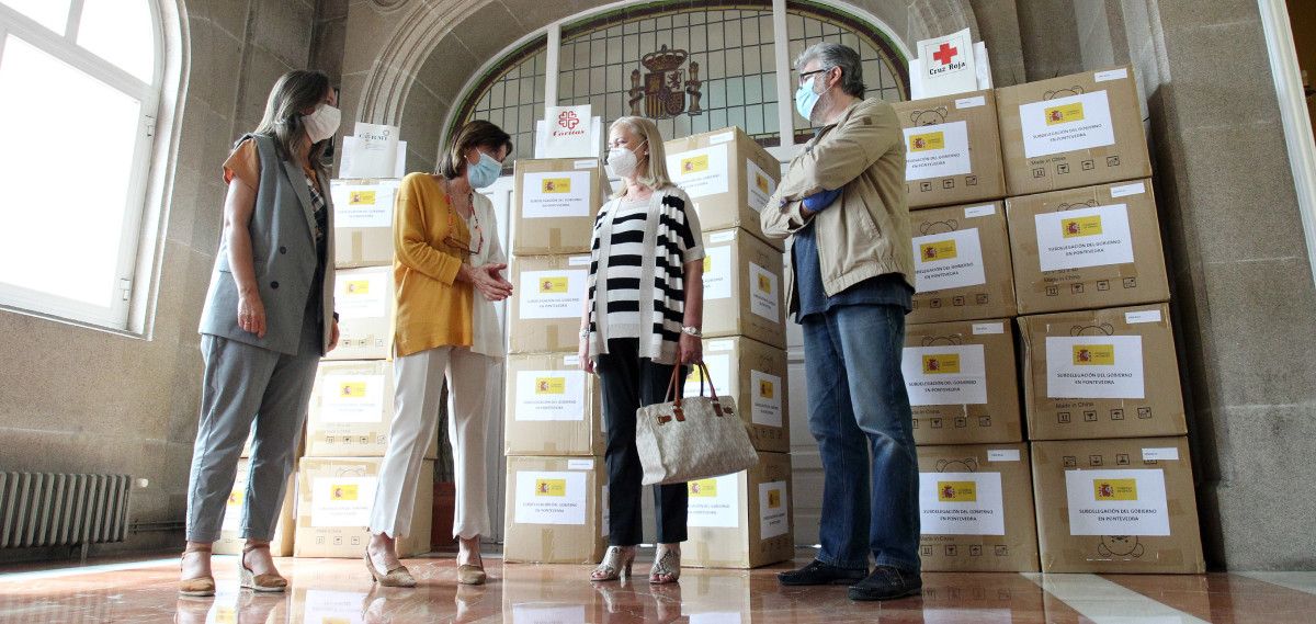 Entrega de mascarillas a entidades sociales de Pontevedra