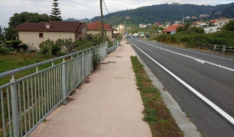 Senda da PO-308 entre O Covelo e Raxó
