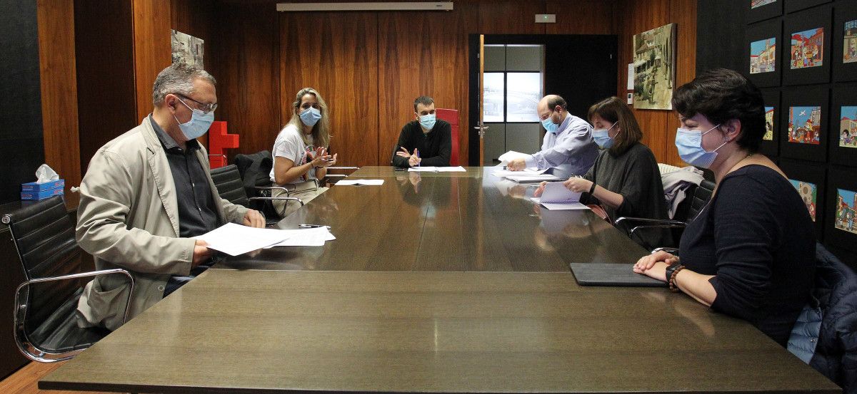Reunión de Xaquín Moreda con la delegación del Colegio de Arquitectos en Pontevedra