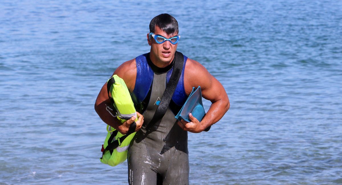 Pruebas de los socorristas de Marín en la playa de Mogor