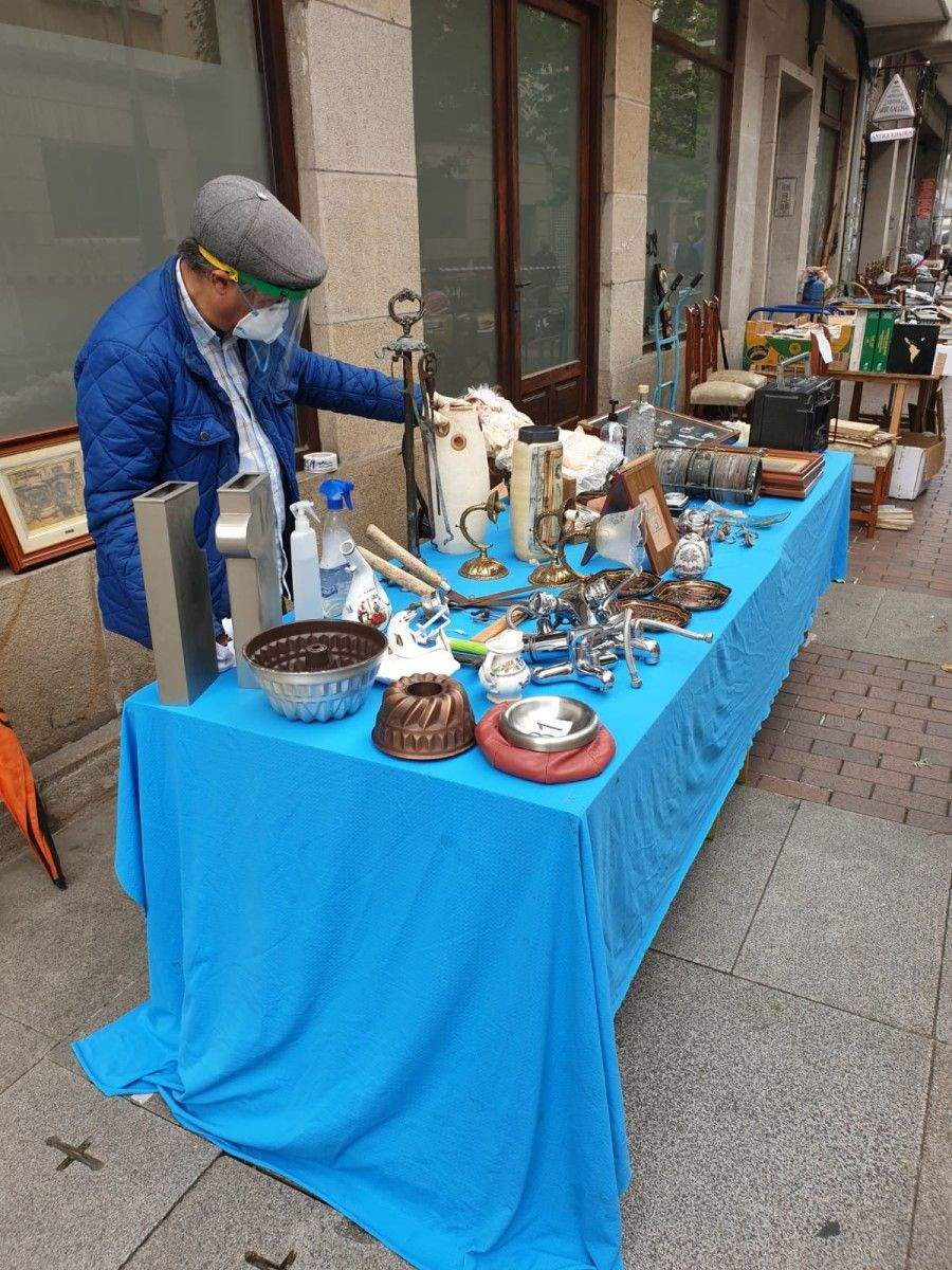 Reapertura del mercadillo de antigüedades en la calle Sierra