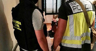 Imagen de archivo de agentes de la Guardia Civil y la Policía Nacional 
