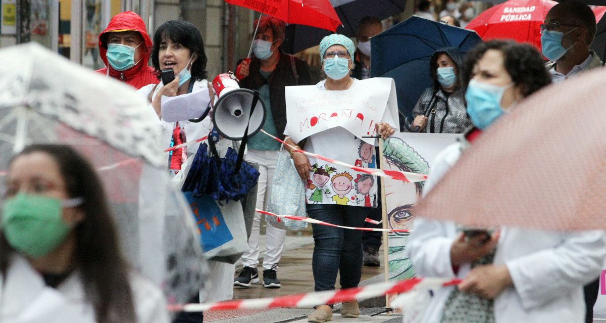 Manifestación para reclamar diálogo á xerencia do Complexo Hospitalario de Pontevedra