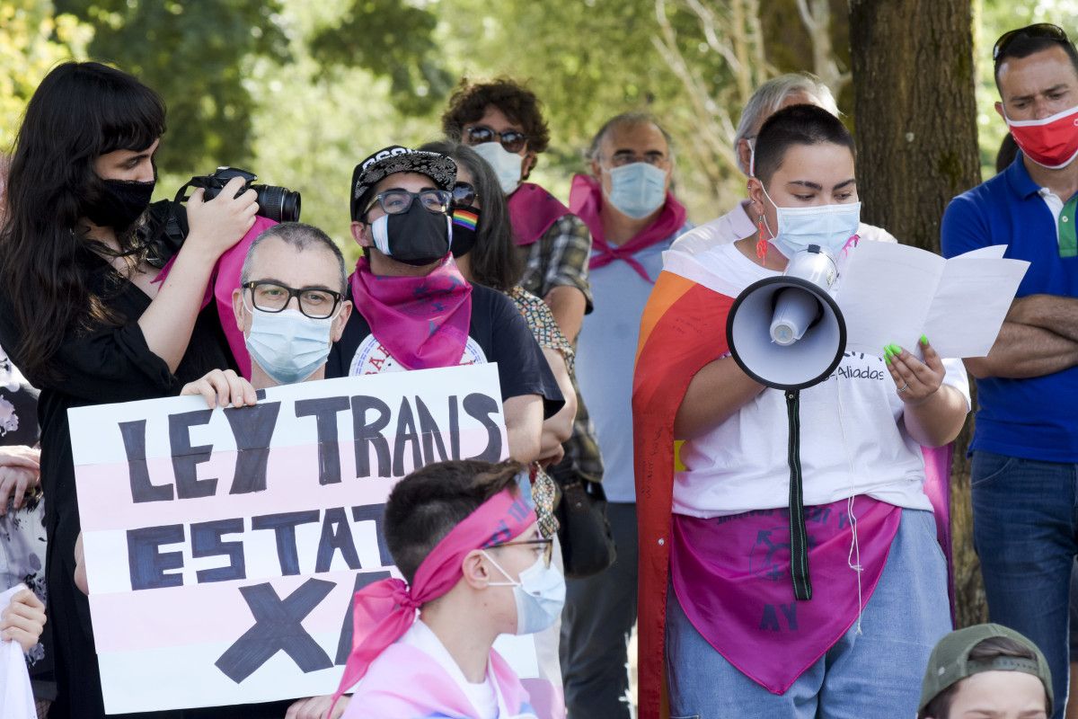 Concentración para reivindicar a tramitación dunha lei trans estatal