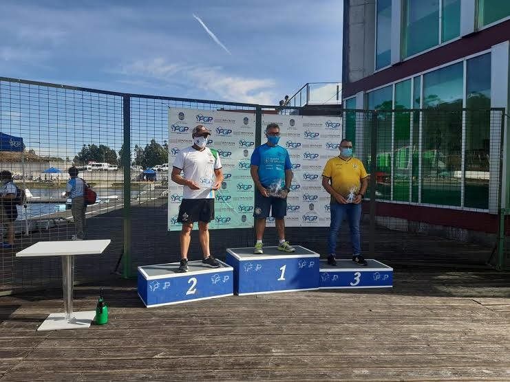 Podio da competición post Covid-19 das categorías base de piragüismo