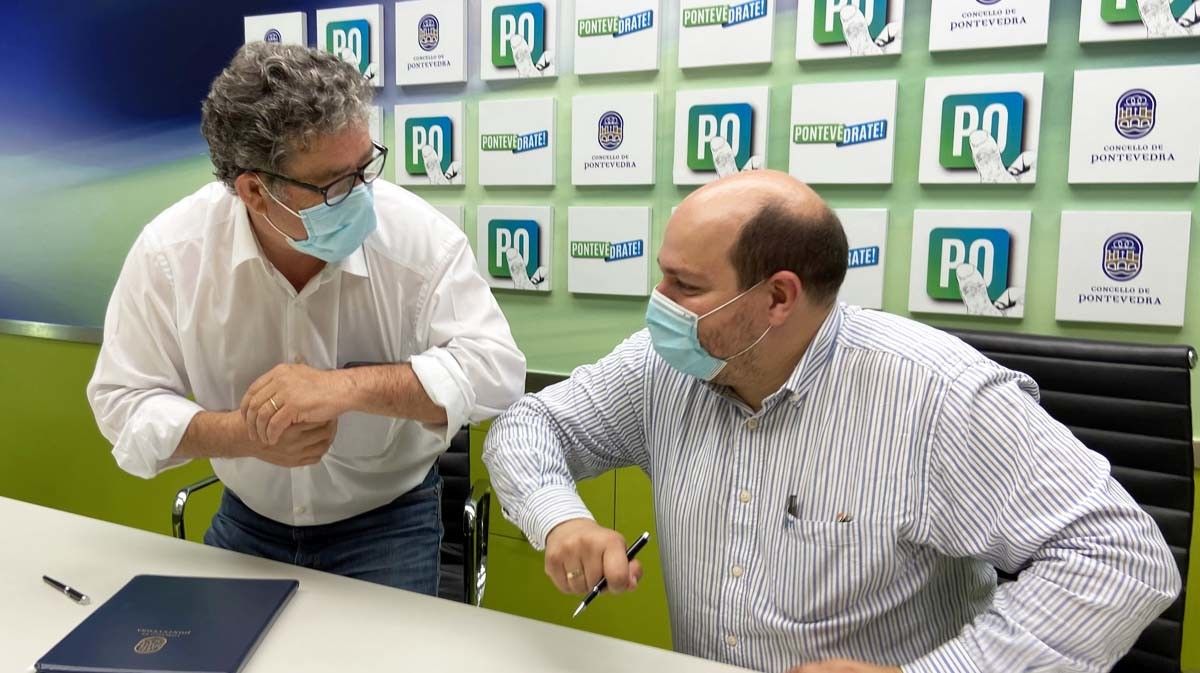 Miguel Anxo Fernández Lores e Anselmo Villanueva, presidente do Colexio de Arquitectos de Pontevedra