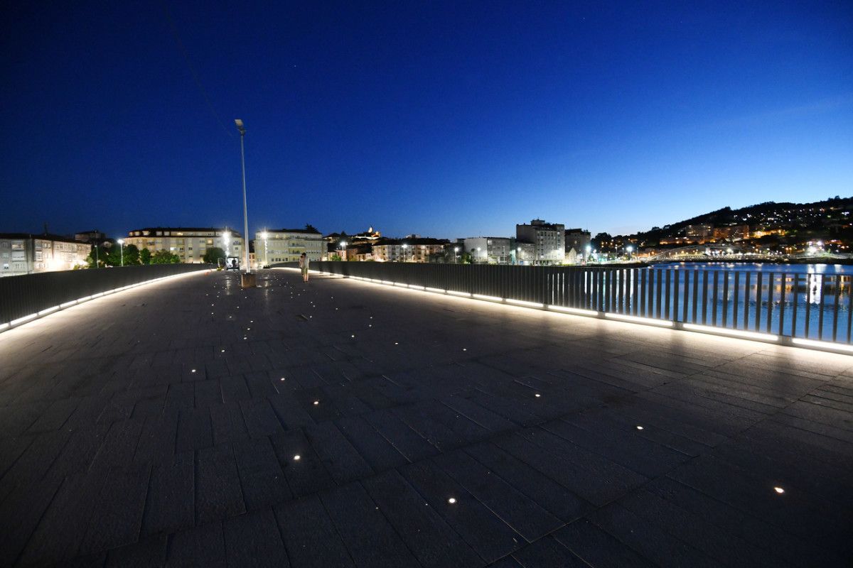 Prueba de iluminación del puente del Burgo