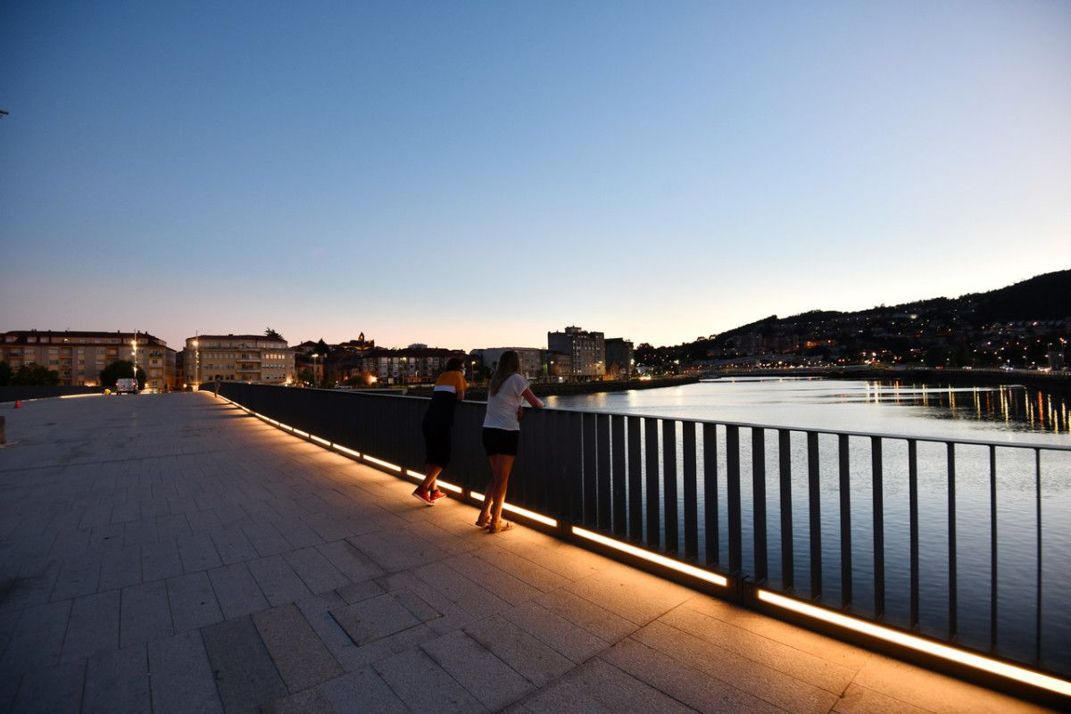 Prueba de iluminación del puente del Burgo