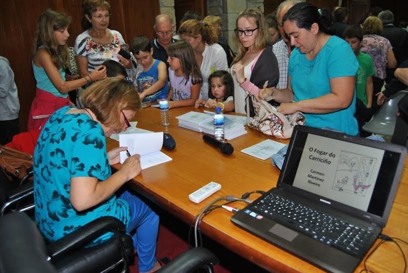 Presentación do libro de Carmen Martínez Riveiro en Ponte Caldelas
