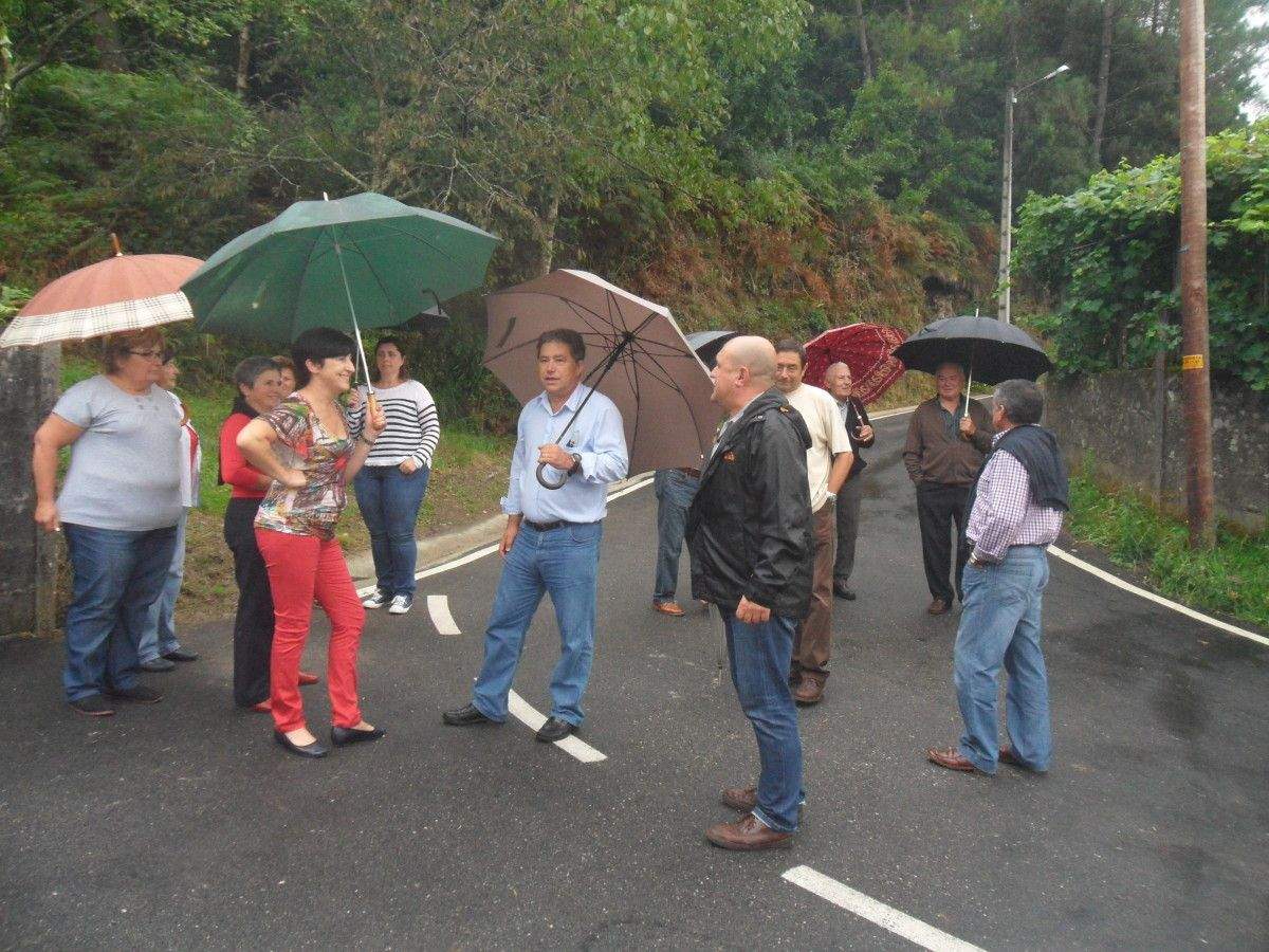 Visita de Lores y Miguel Filgueira a la parroquia de Mourente