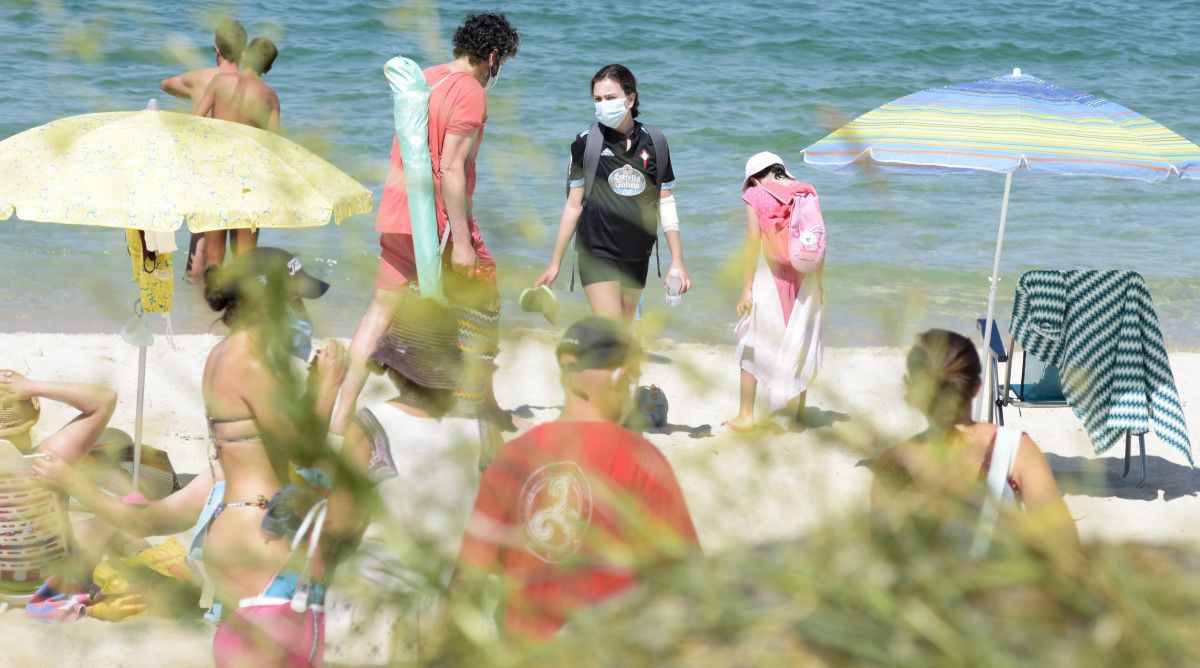 Bañistas en playas de Marín el sábado 18 de julio