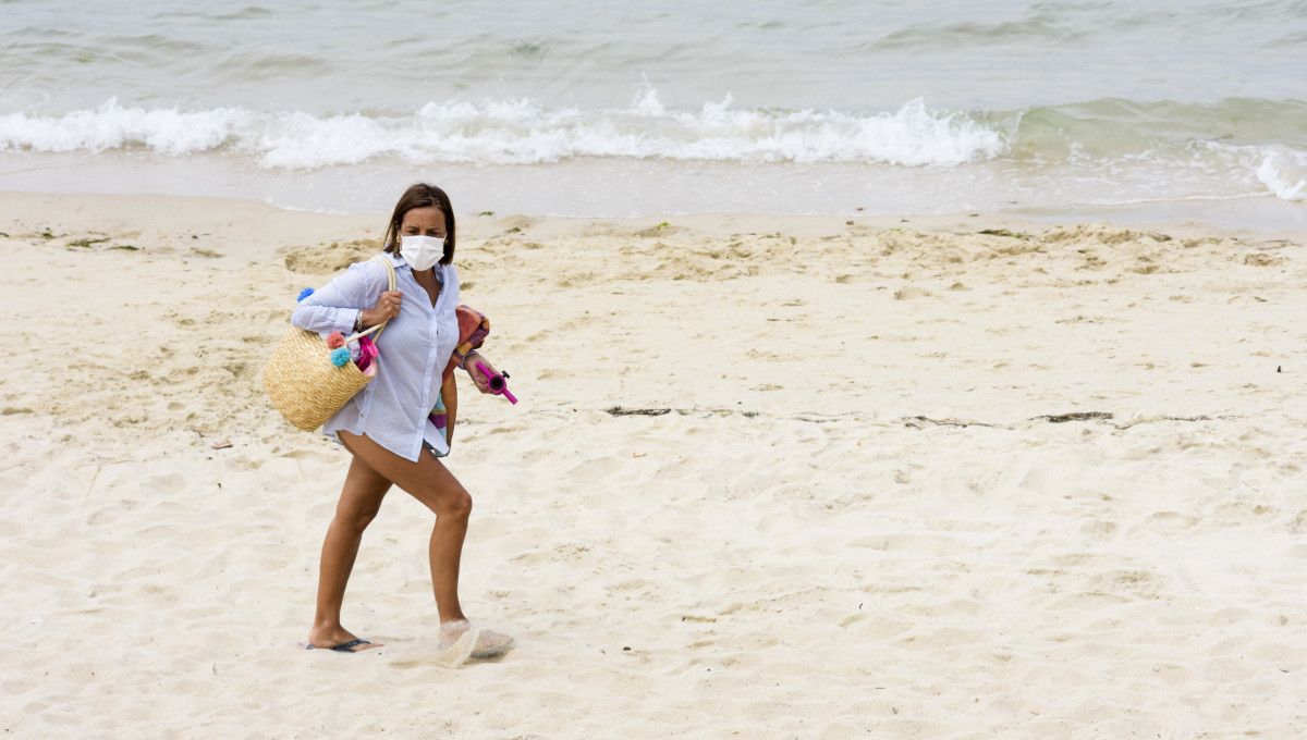 Primer día de playa con obligación de mascarillas