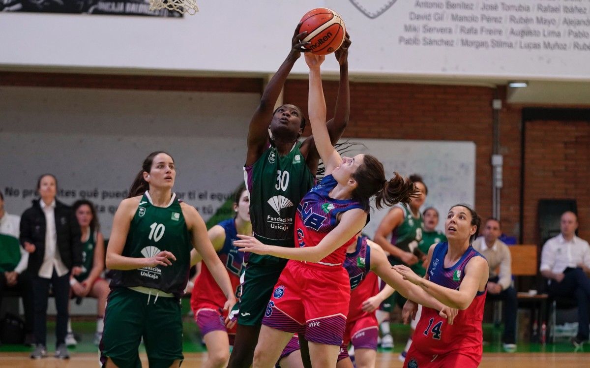 Bineta Ndoye, nun partido co Unicaja