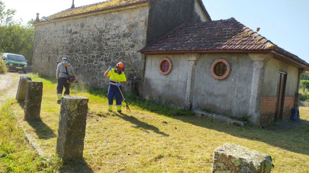 Trabajos de acondicionamiento del Camino Portugués a Santiago a su paso por Caldas de Reis