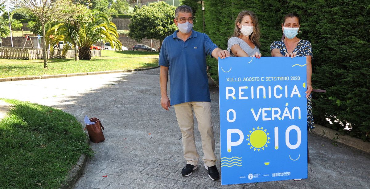 Xosé Luis Martínez, Marga Caldas e Raquel Rodríguez na presentación de 'Reinicia o verán Poio'